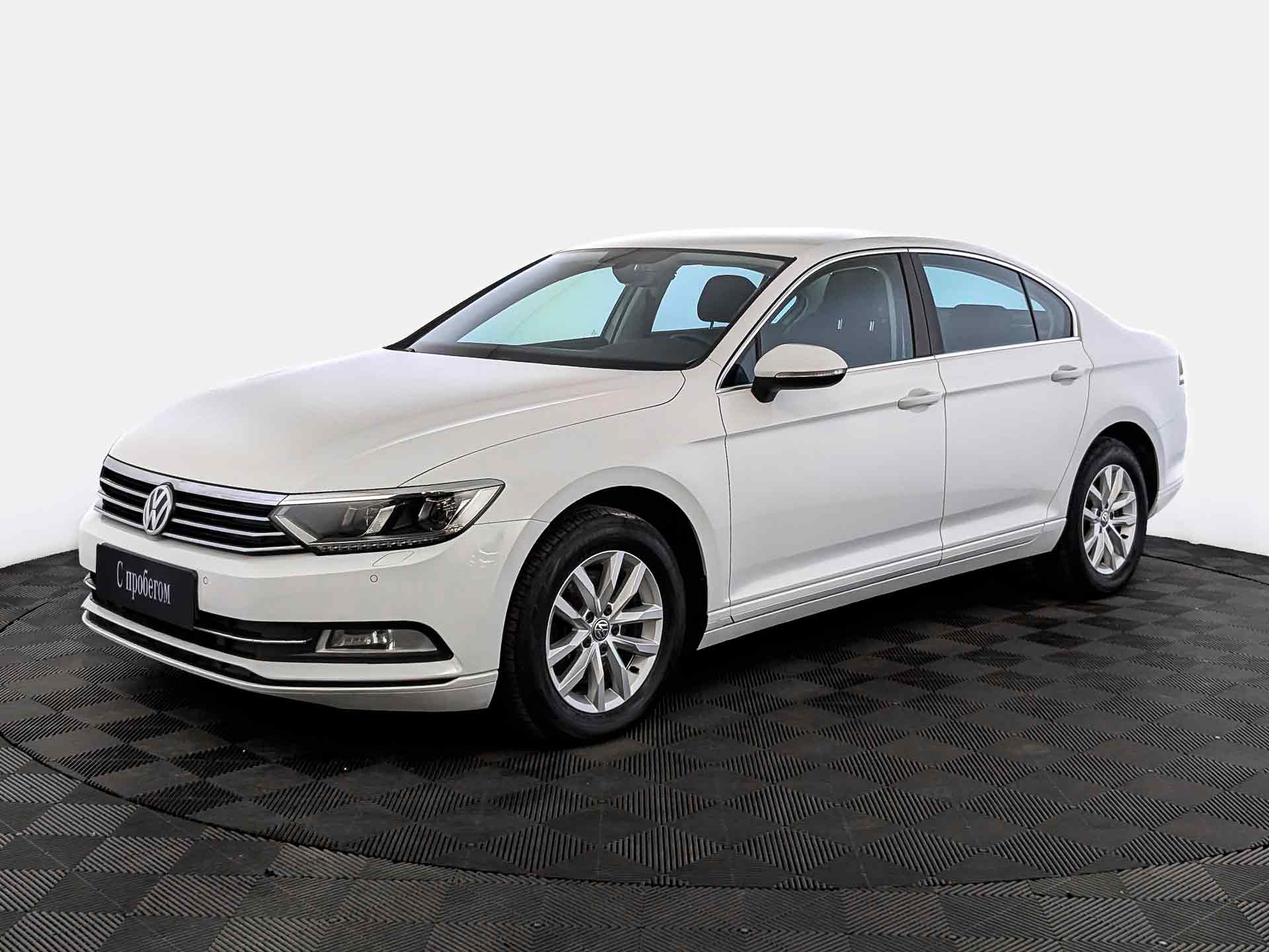 Volkswagen Passat Белый, 2019, 56 357 км