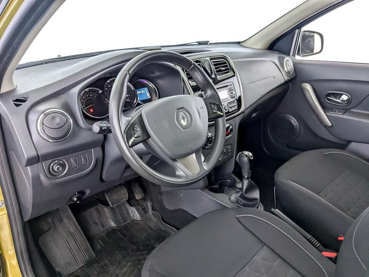 Renault Sandero Зеленый, 2016, 28 407 км