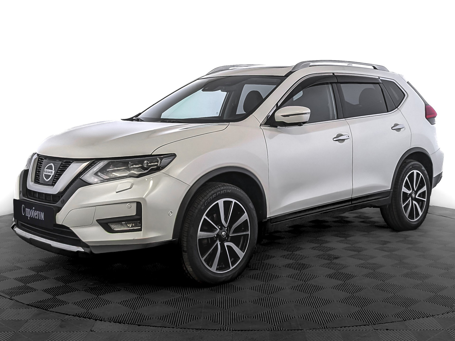 Nissan X-Trail белый, 2018, 96 357 км