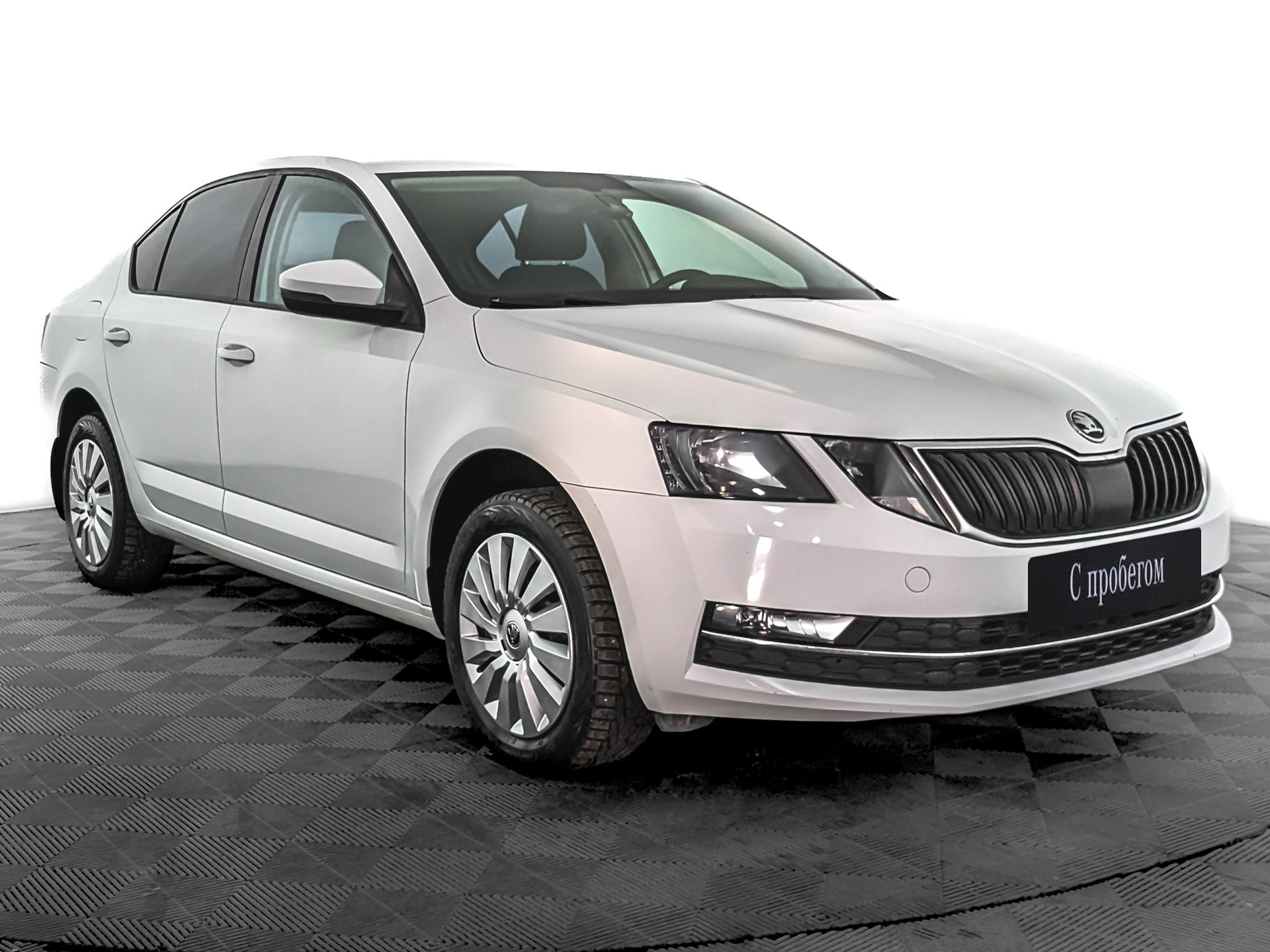 Skoda Octavia Белый, 2017, 118 396 км