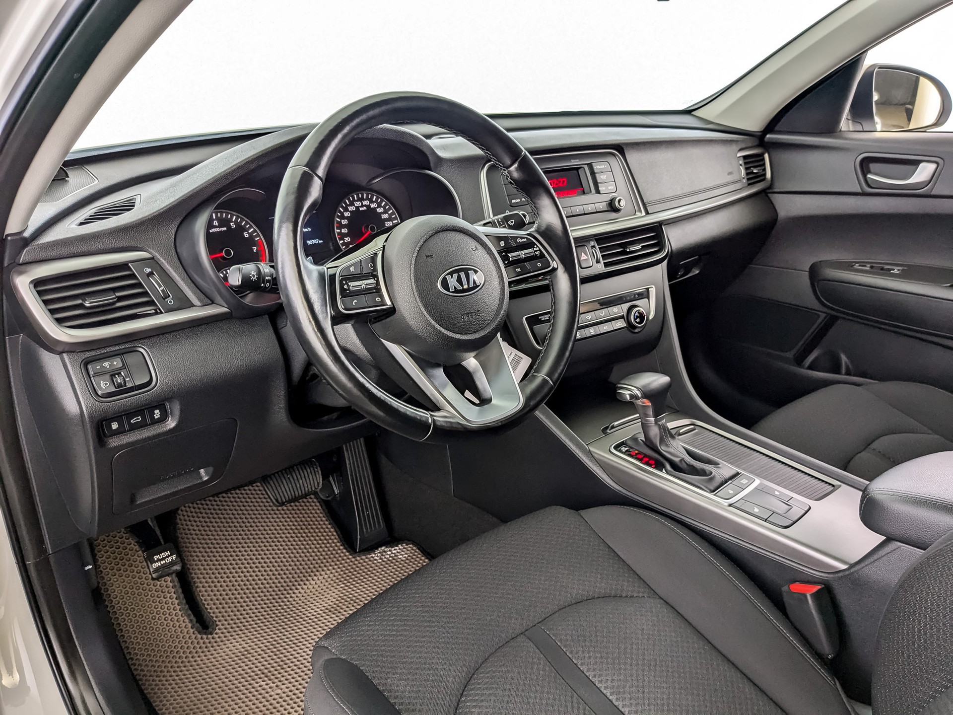 Kia Optima Белый, 2019, 90 742 км