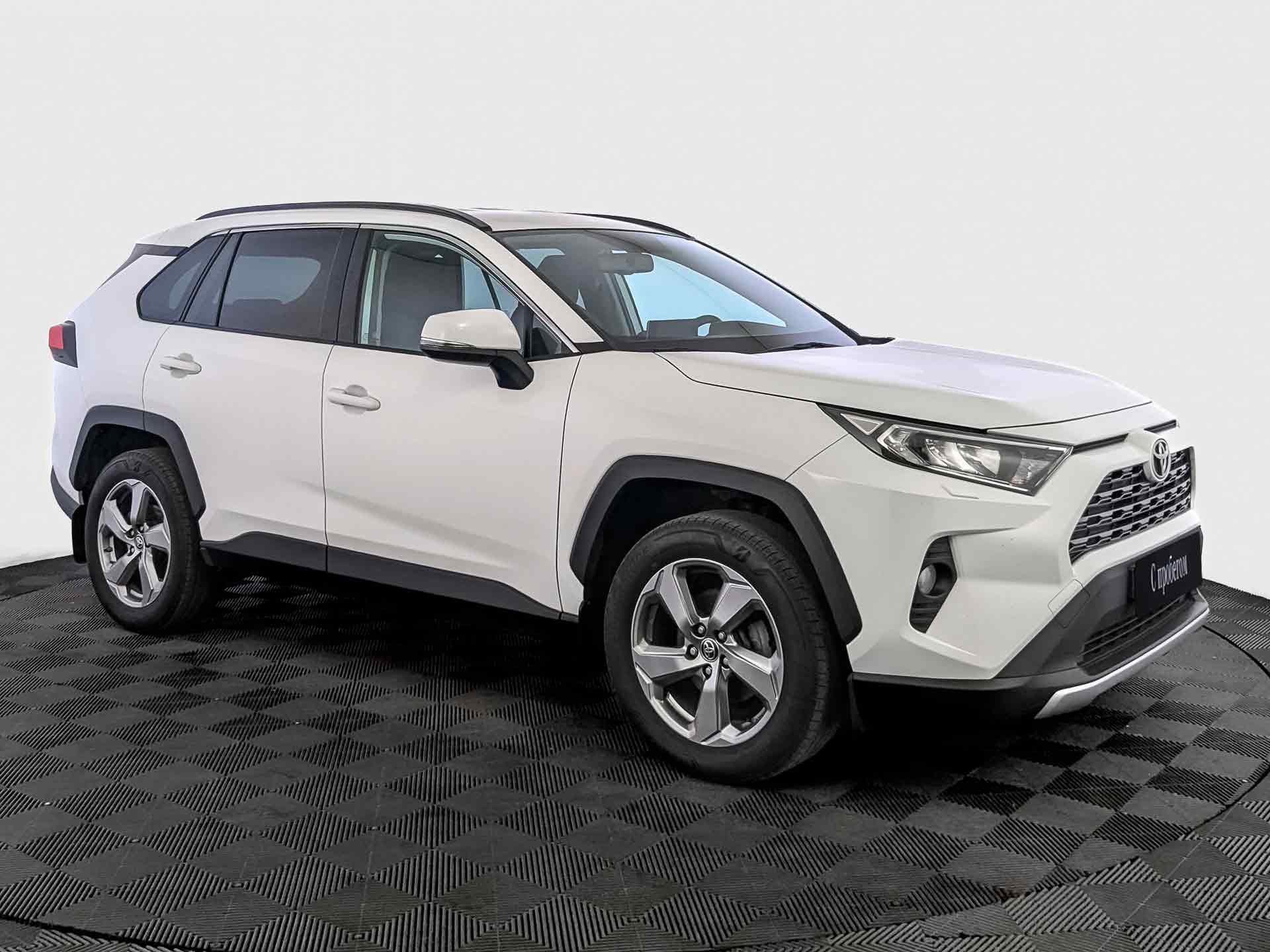 Toyota RAV4 Белый, 2021, 85 123 км