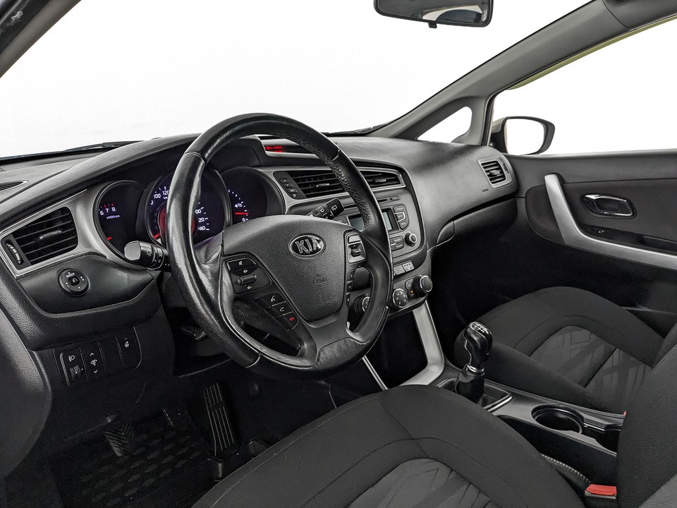 Kia Ceed серебристый, 2016, 107 655 км