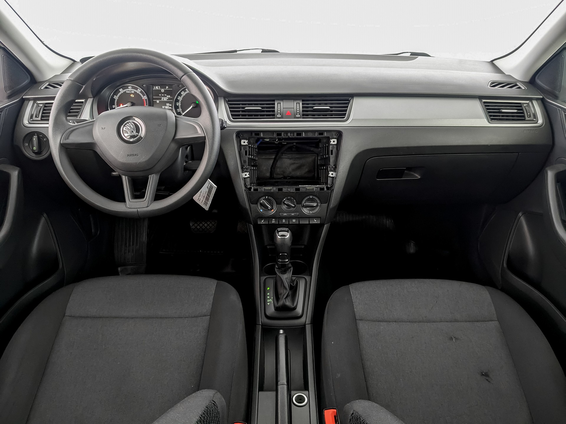 Skoda Rapid Белый, 2019, 87 380 км