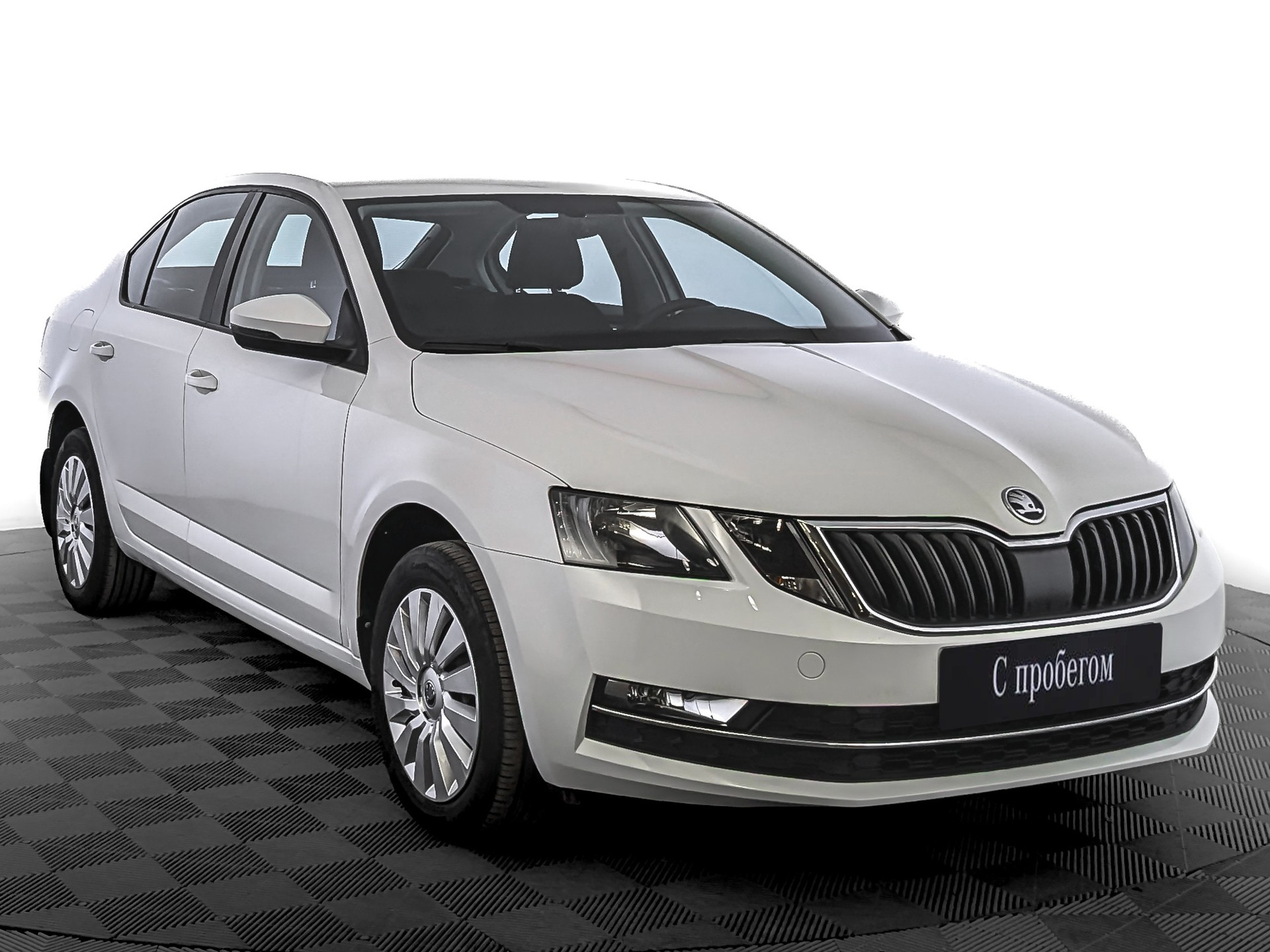 Skoda Octavia Белый, 2017, 52 196 км