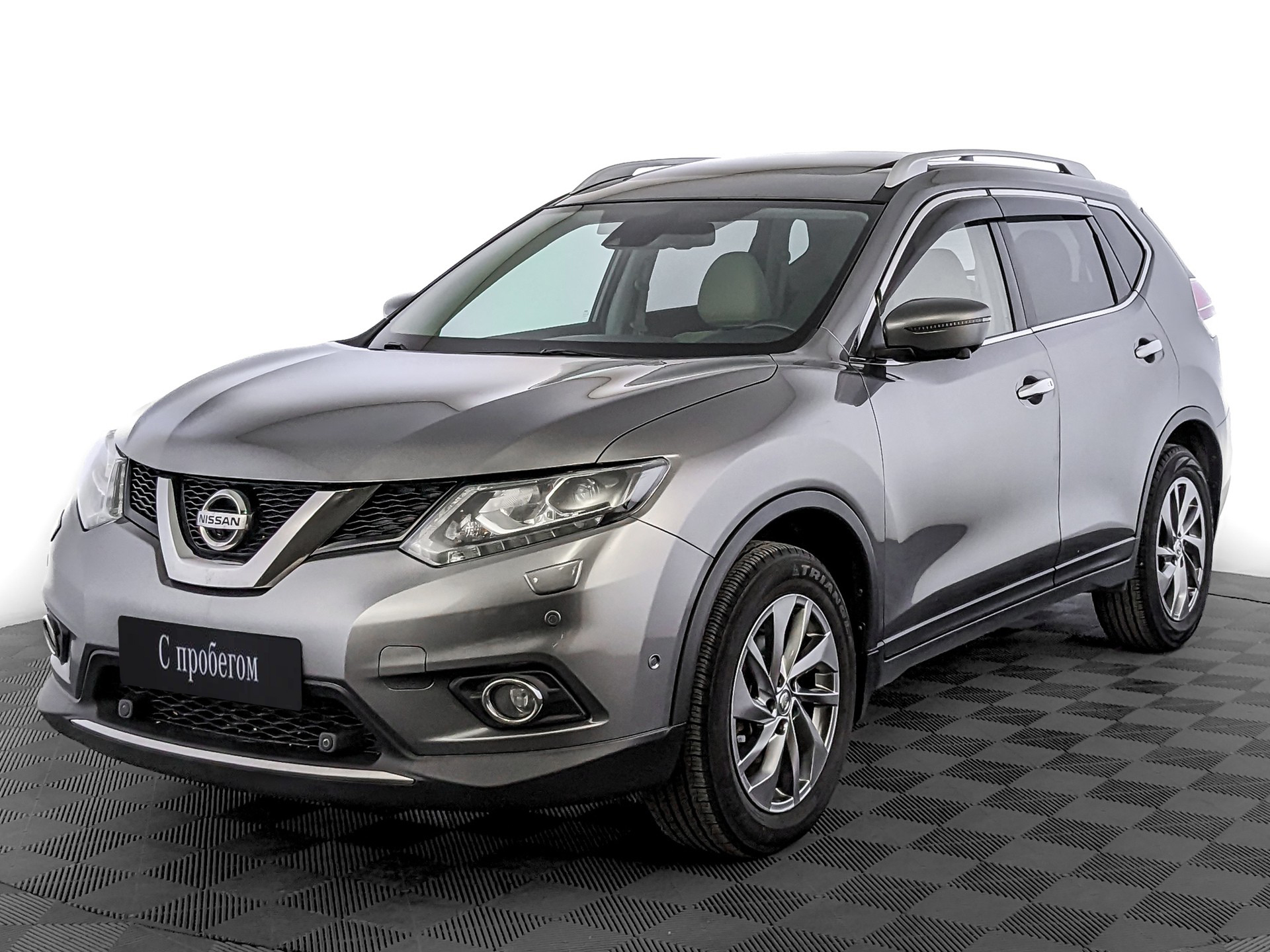 Nissan X-Trail серый, 2018, 199 622 км