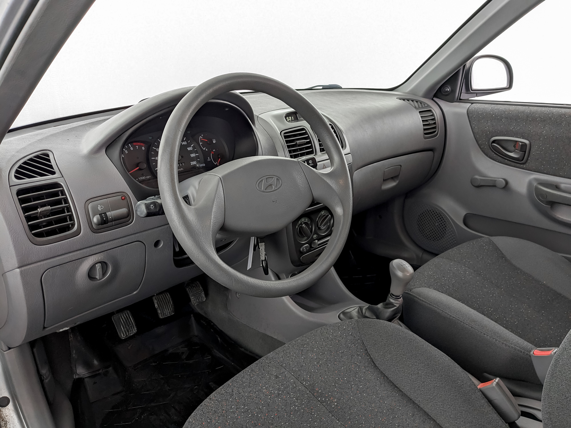 Hyundai Accent Серебристый, 2007, 89 209 км