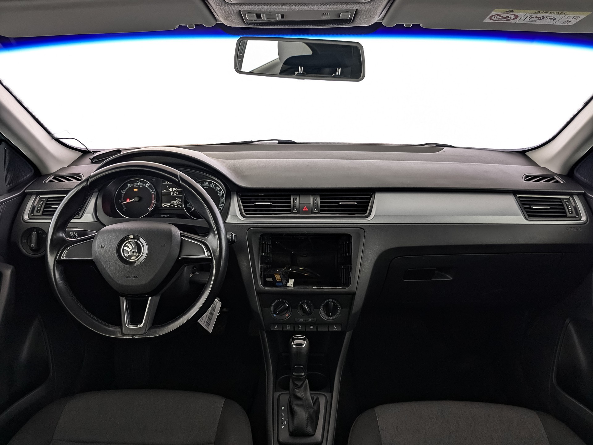 Skoda Rapid Белый, 2019, 89 074 км