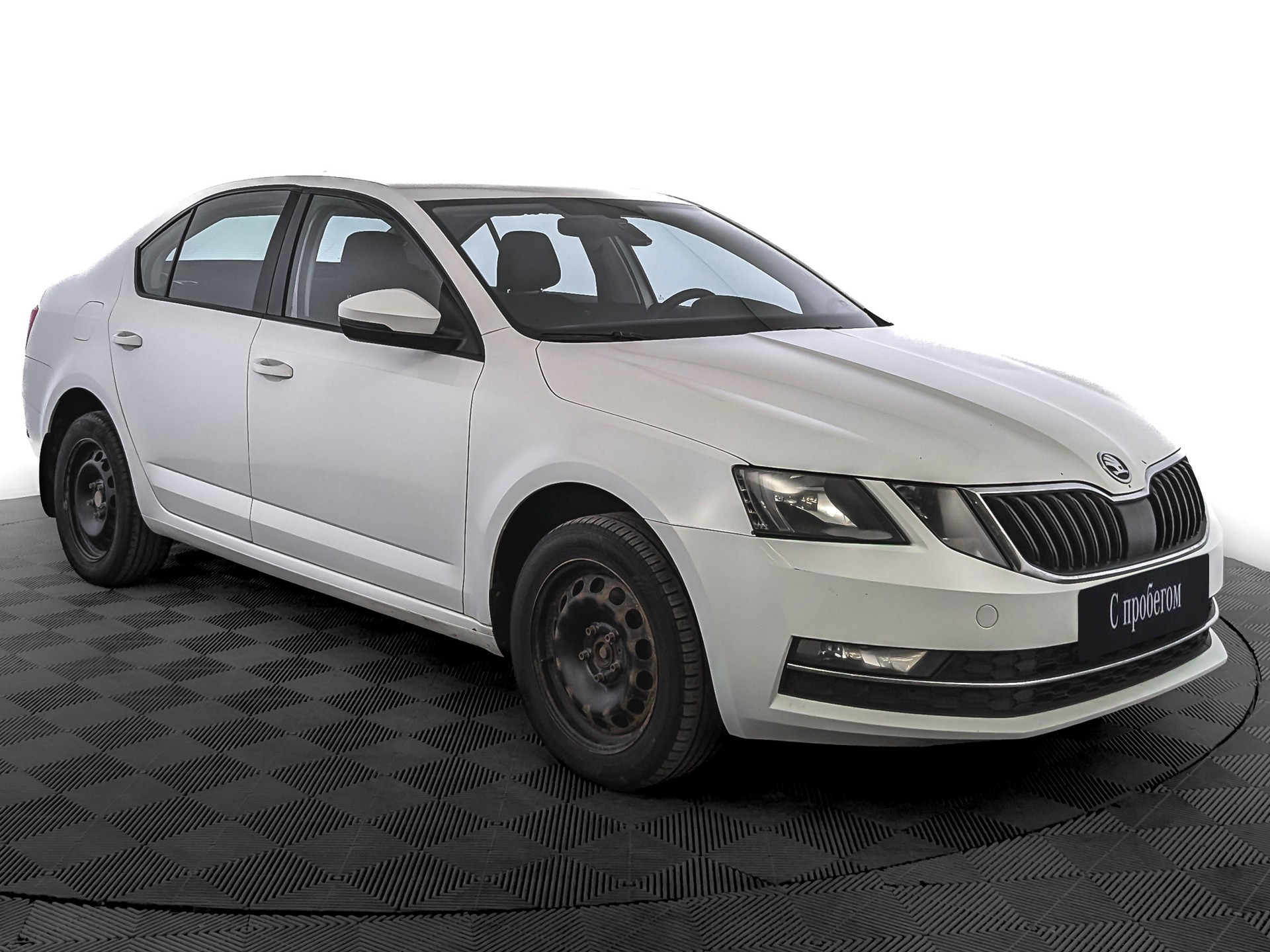 Skoda Octavia Белый, 2017, 216 925 км