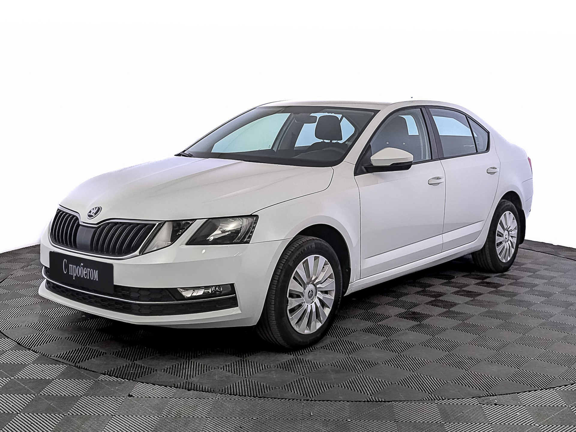 Skoda Octavia Белый, 2019, 75 122 км