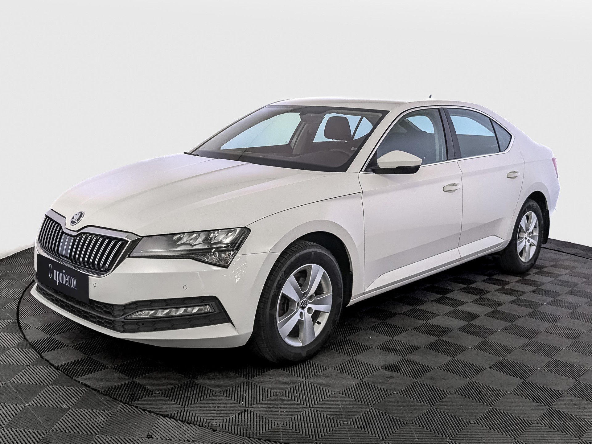 Skoda Superb белый, 2021, 103 656 км