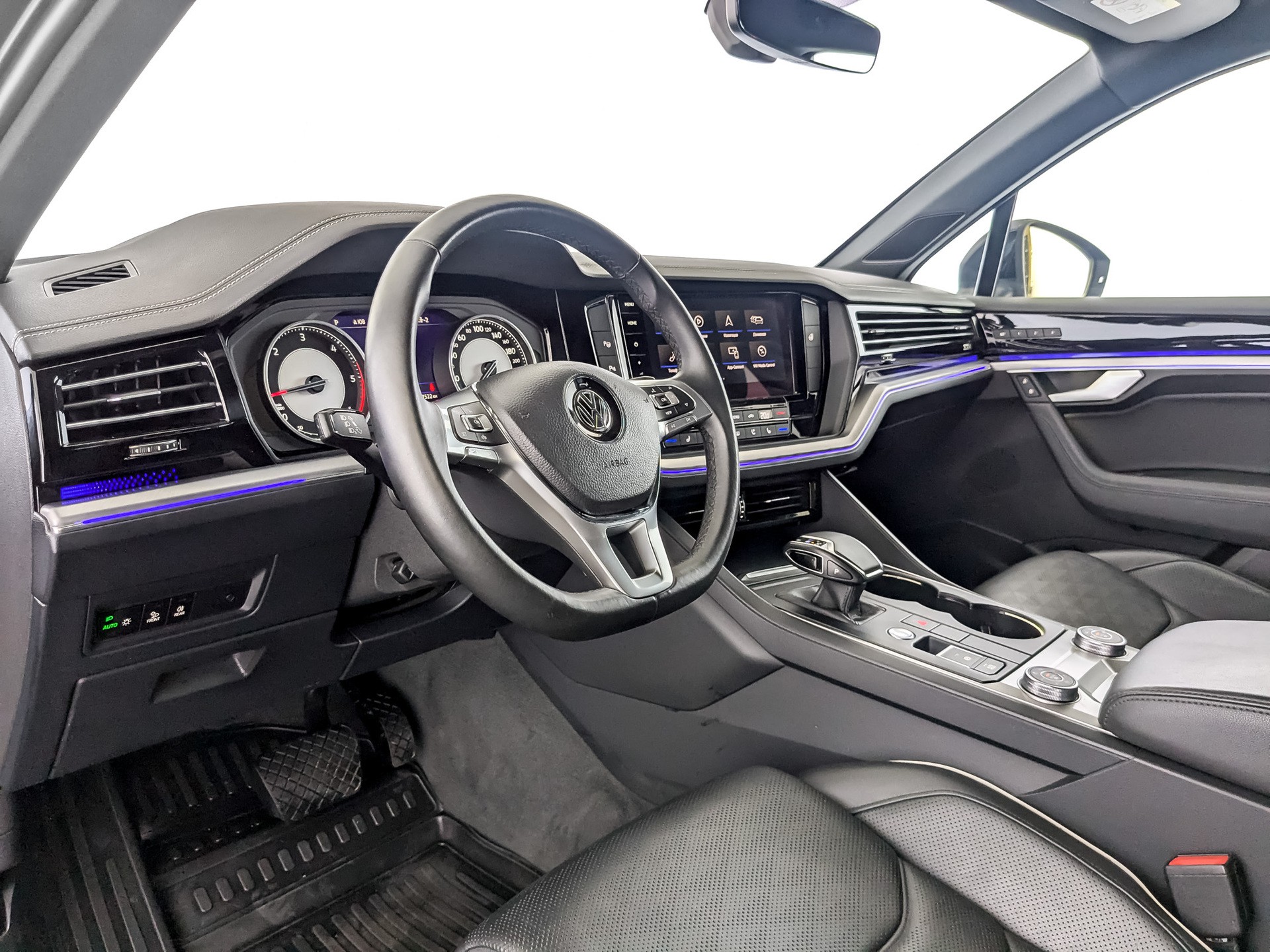 Volkswagen Touareg Черный, 2019, 107 513 км