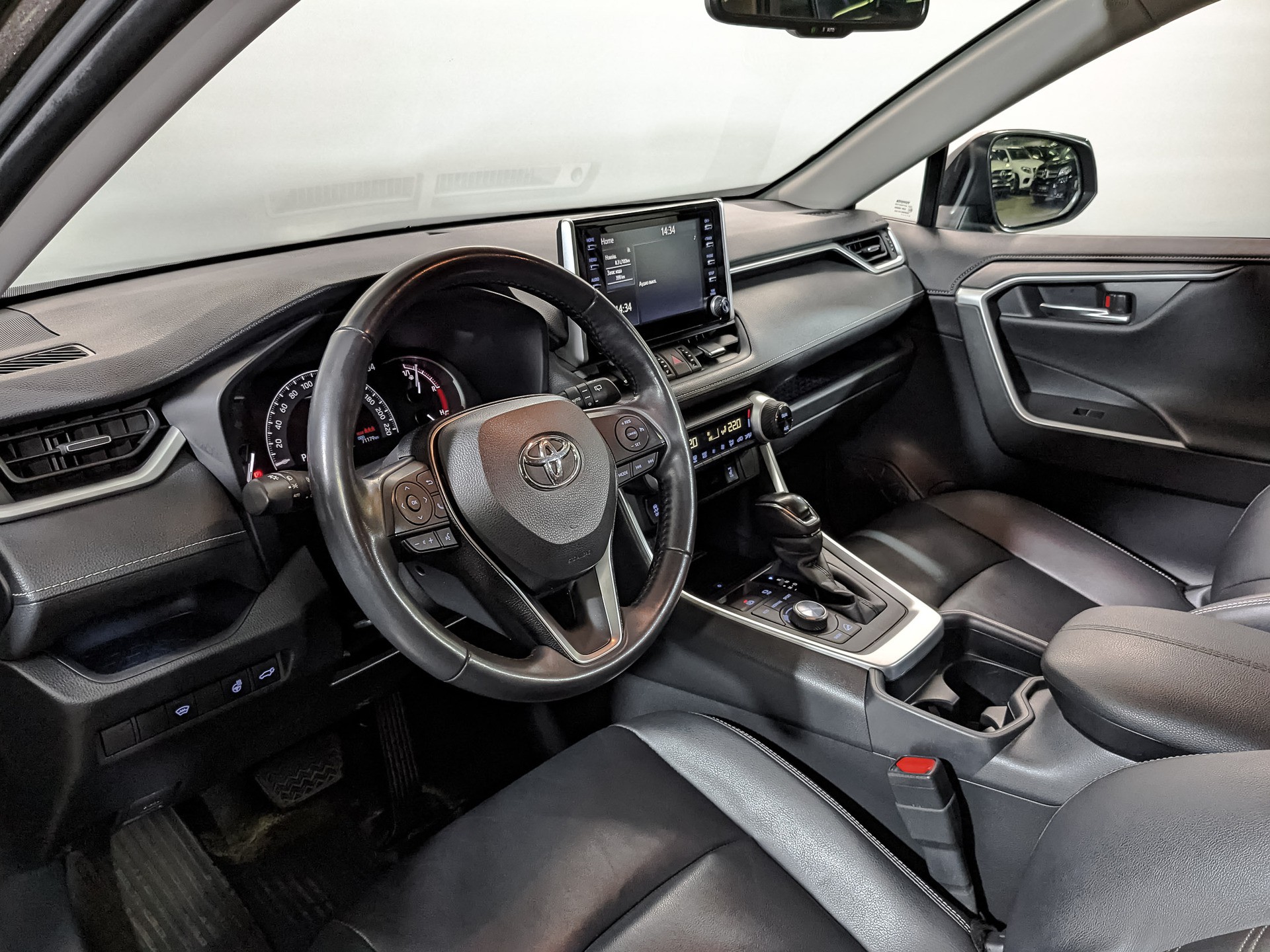 Toyota RAV4 Коричневый, 2020, 71 175 км