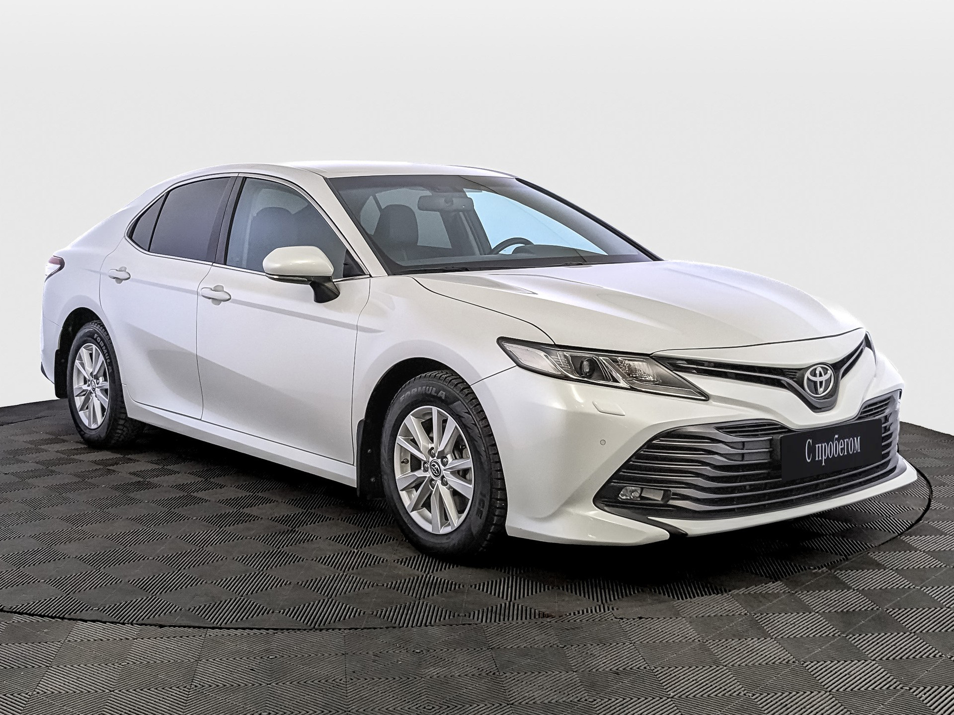 Toyota Camry Белый, 2021, 77 532 км