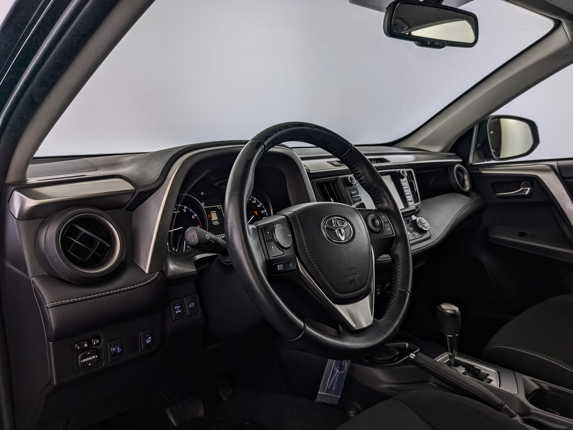 Toyota RAV4 Черный, 2017, 62 336 км