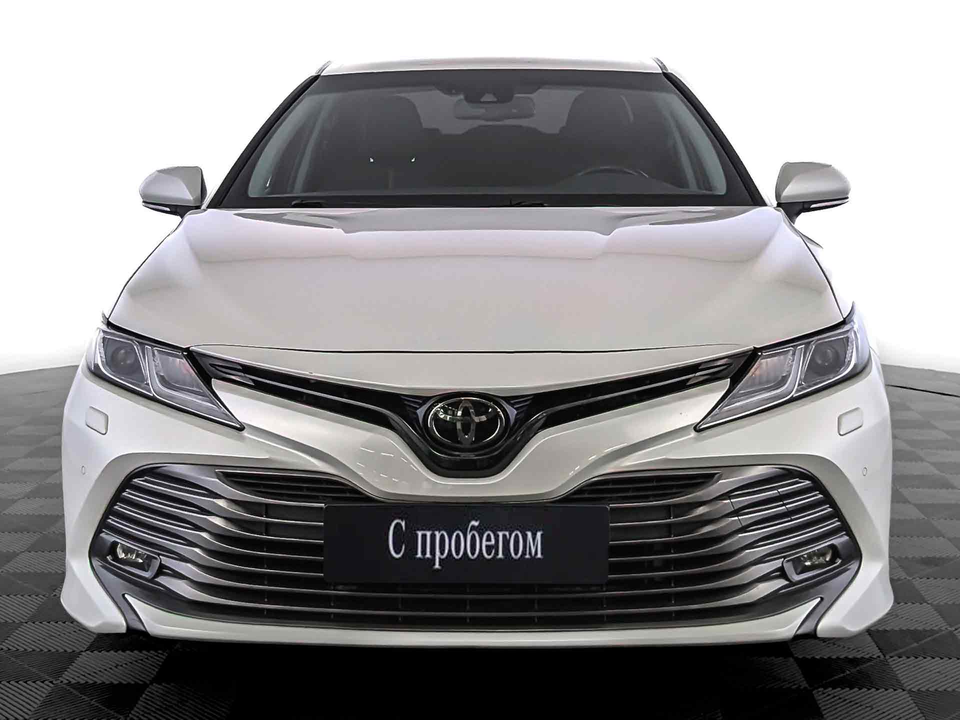 Toyota Camry Белый, 2021, 68 105 км