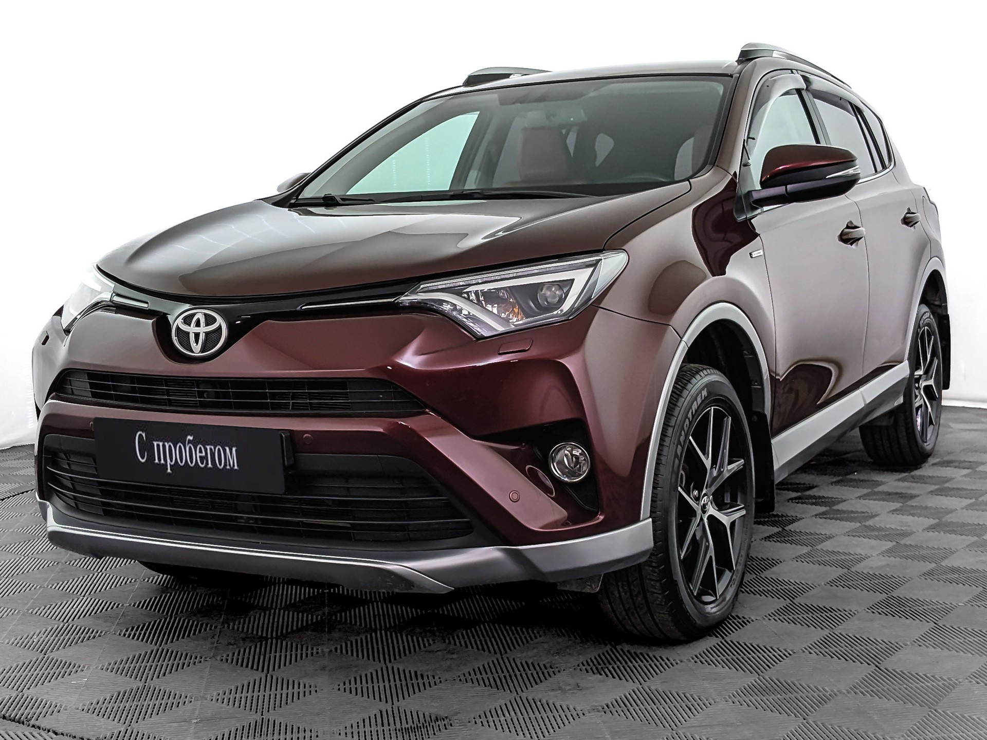 Toyota RAV4 Красный, 2017, 60 238 км