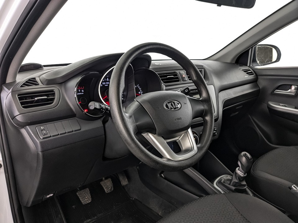 Kia Rio Белый, 2014, 123 921 км