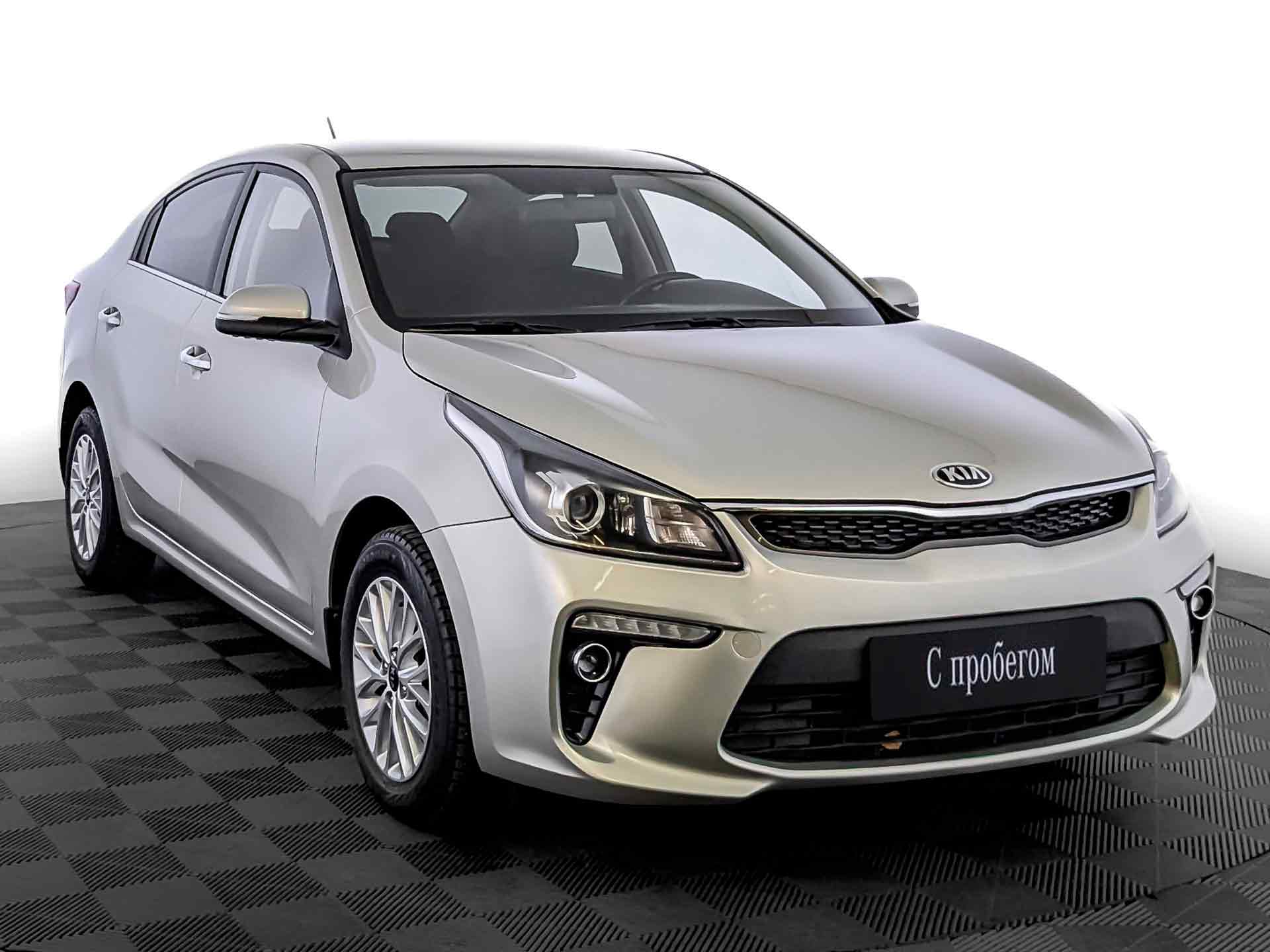 Kia Rio Серебряный, 2018, 90 000 км