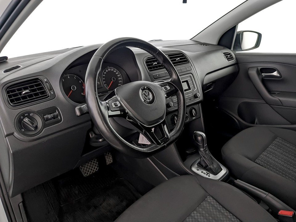 Volkswagen Polo Белый, 2019, 93 218 км