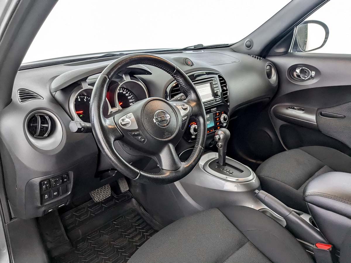 Nissan Juke Серый, 2012, 91 680 км