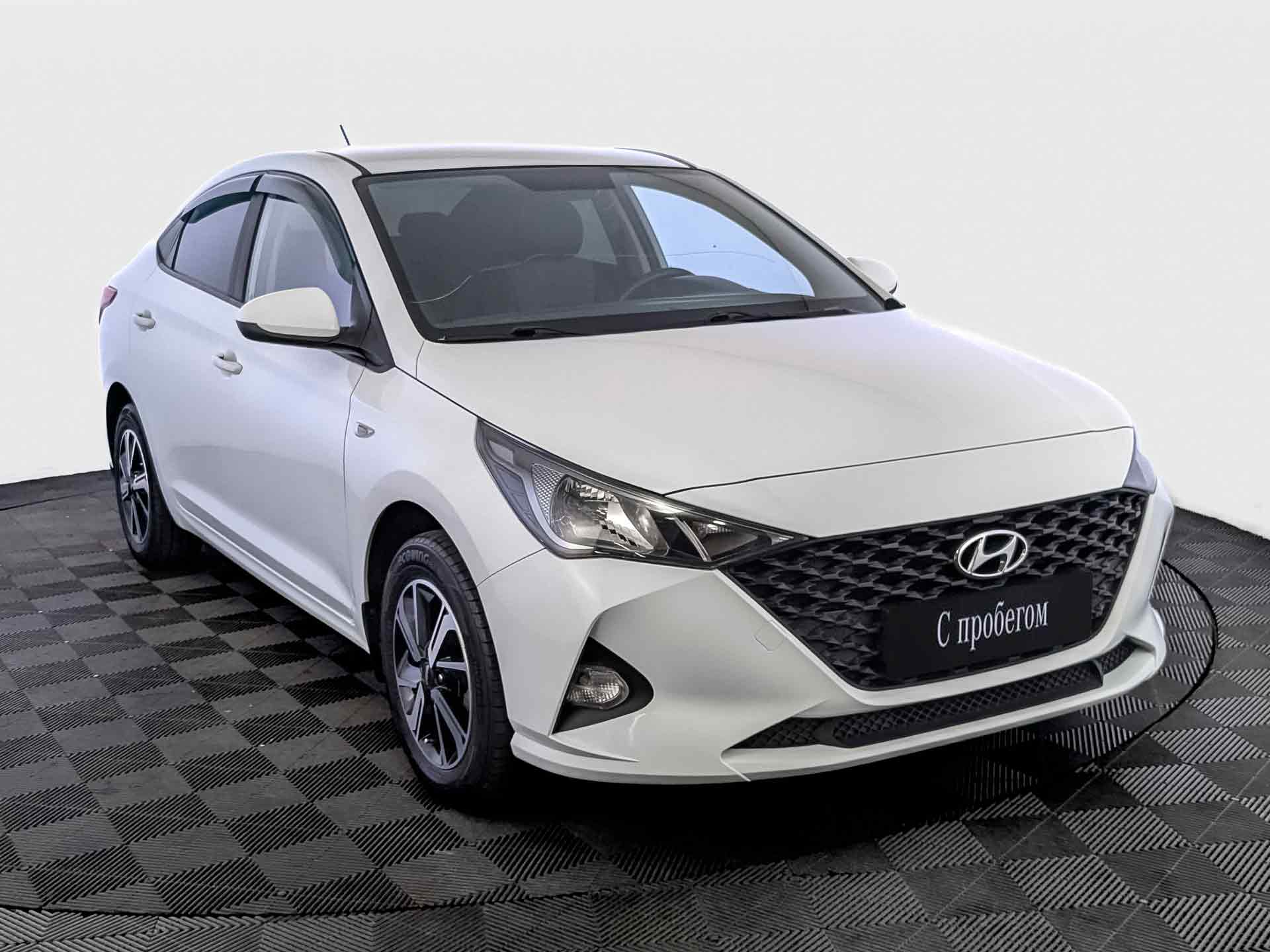 Hyundai Solaris Белый, 2020, 82 754 км