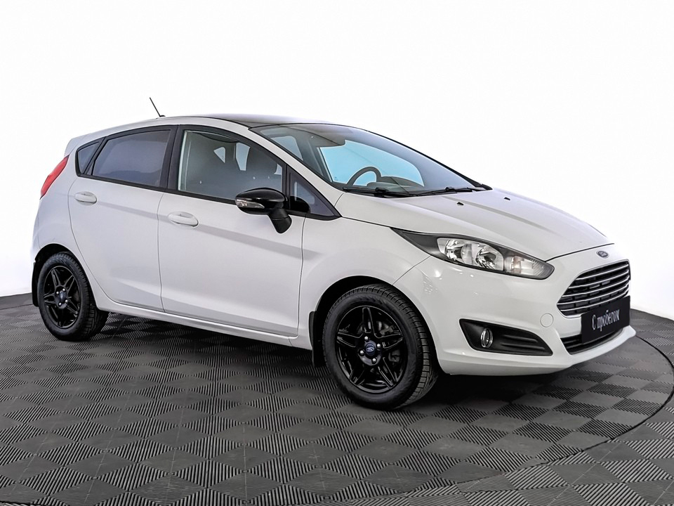 Ford Fiesta белый, 2017, 143 946 км