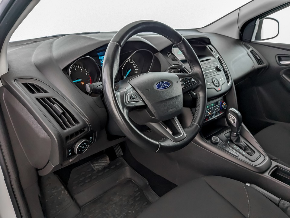 Ford Focus белый, 2015, 93 024 км