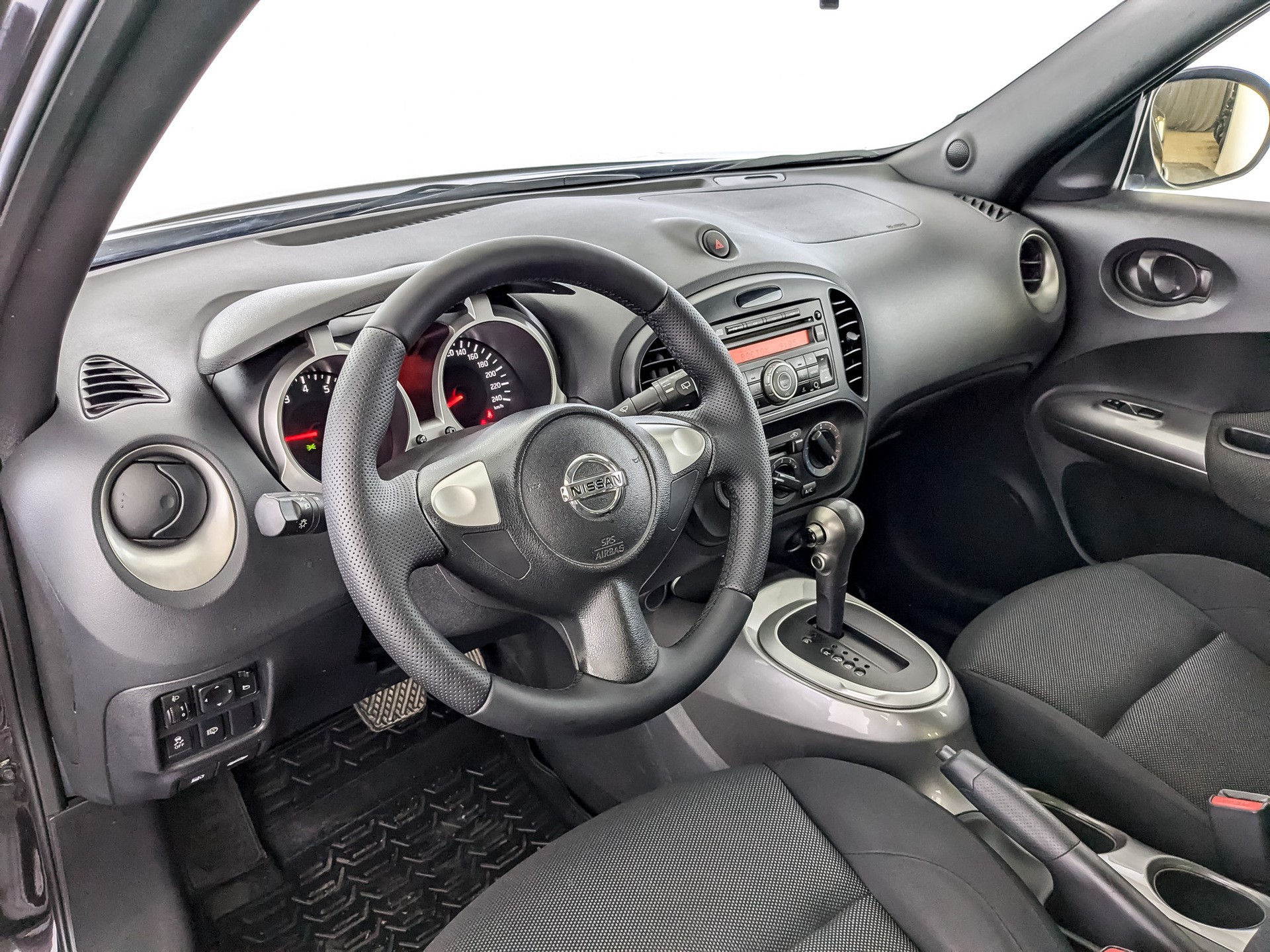 Nissan Juke черный, 2012, 149 177 км