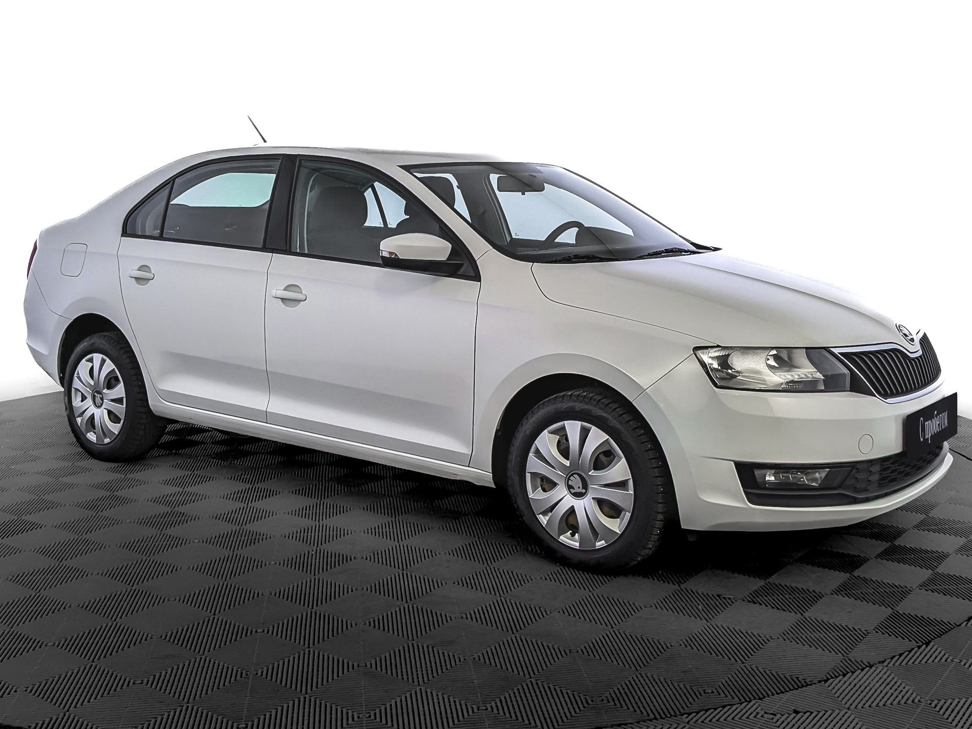 Skoda Rapid Белый, 2019, 96 185 км