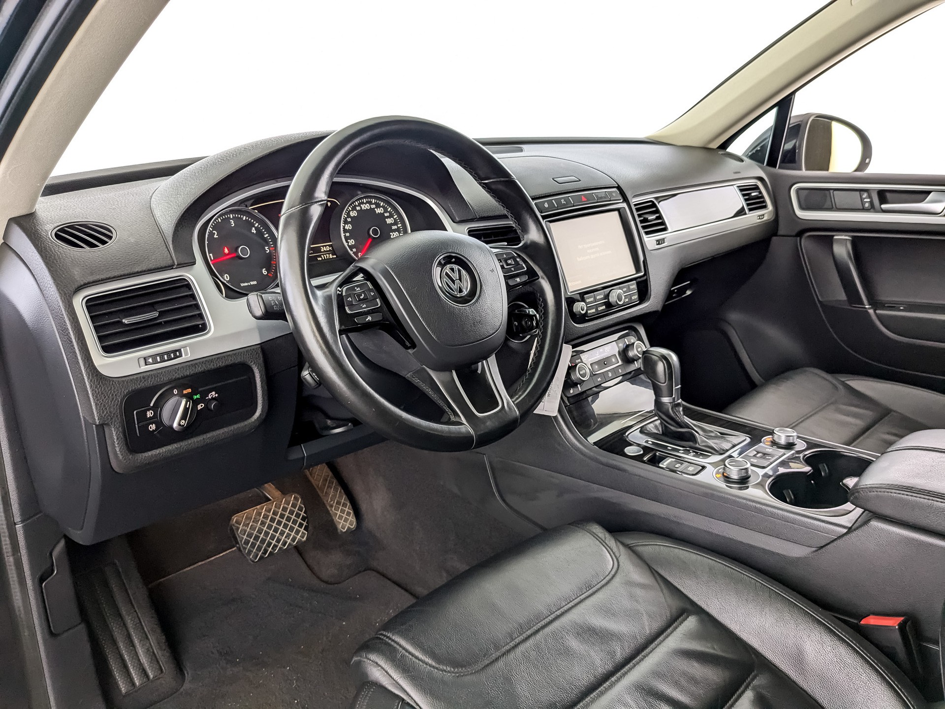 Volkswagen Touareg Черный, 2017, 135 241 км