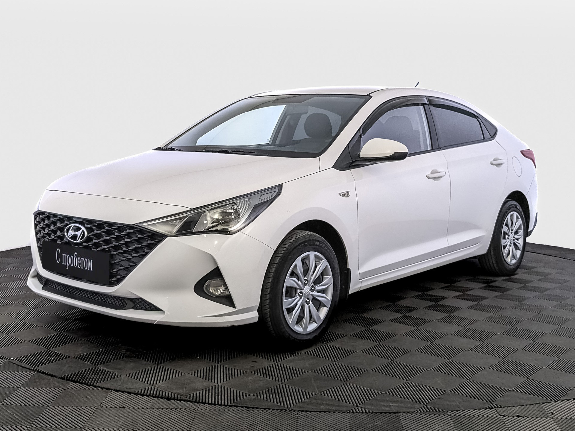 Hyundai Solaris Белый, 2022, 67 372 км