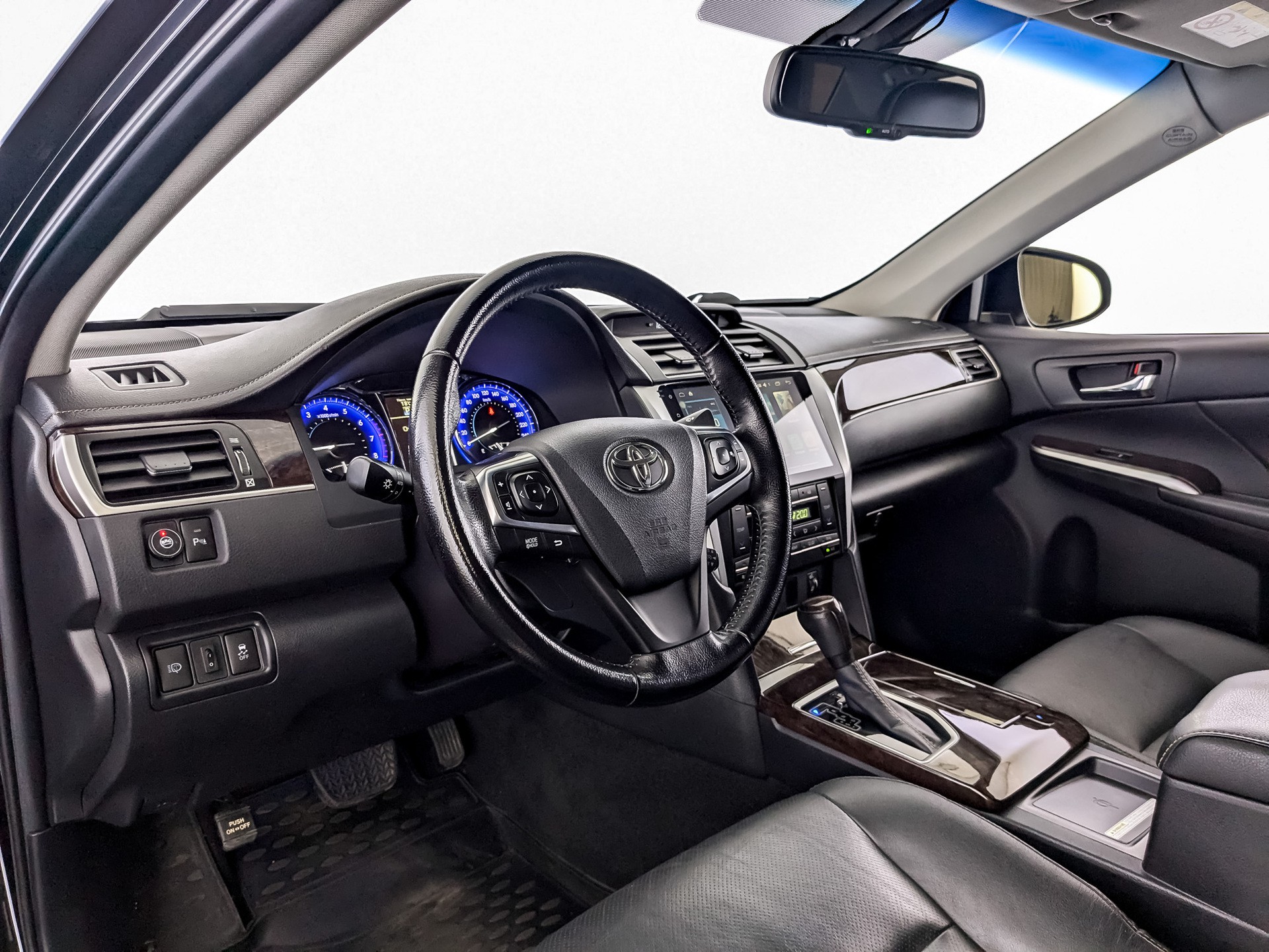 Toyota Camry Черный, 2016, 67 302 км