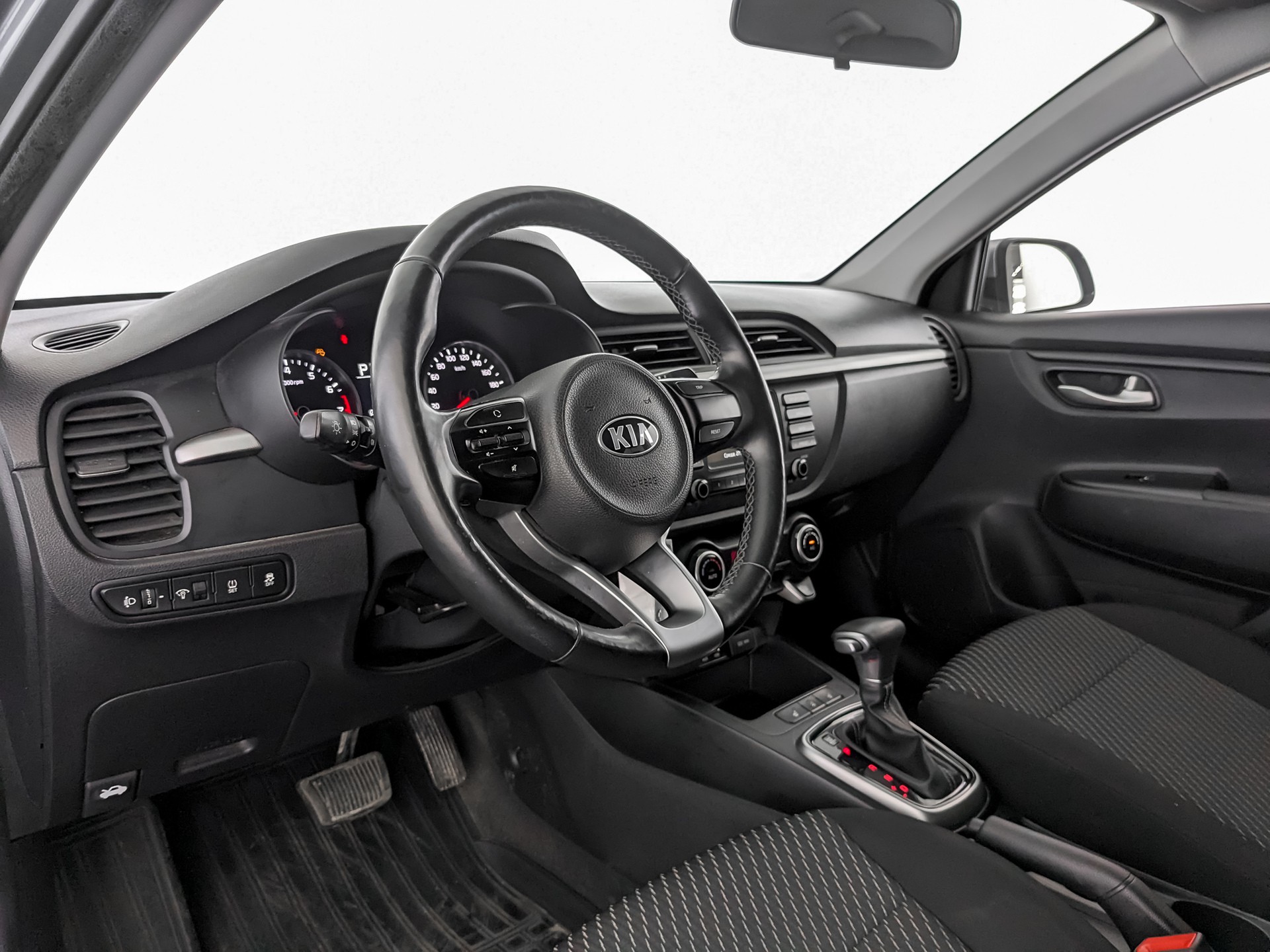 Kia Rio Серебряный, 2019, 53 000 км