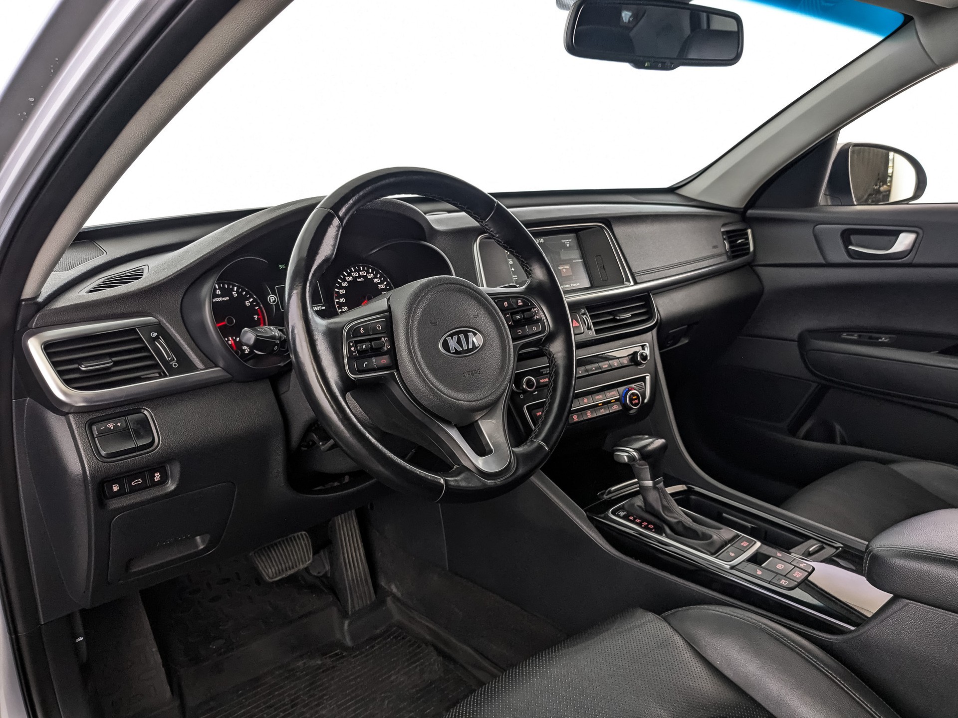 Kia Optima Серебристый, 2018, 94 533 км