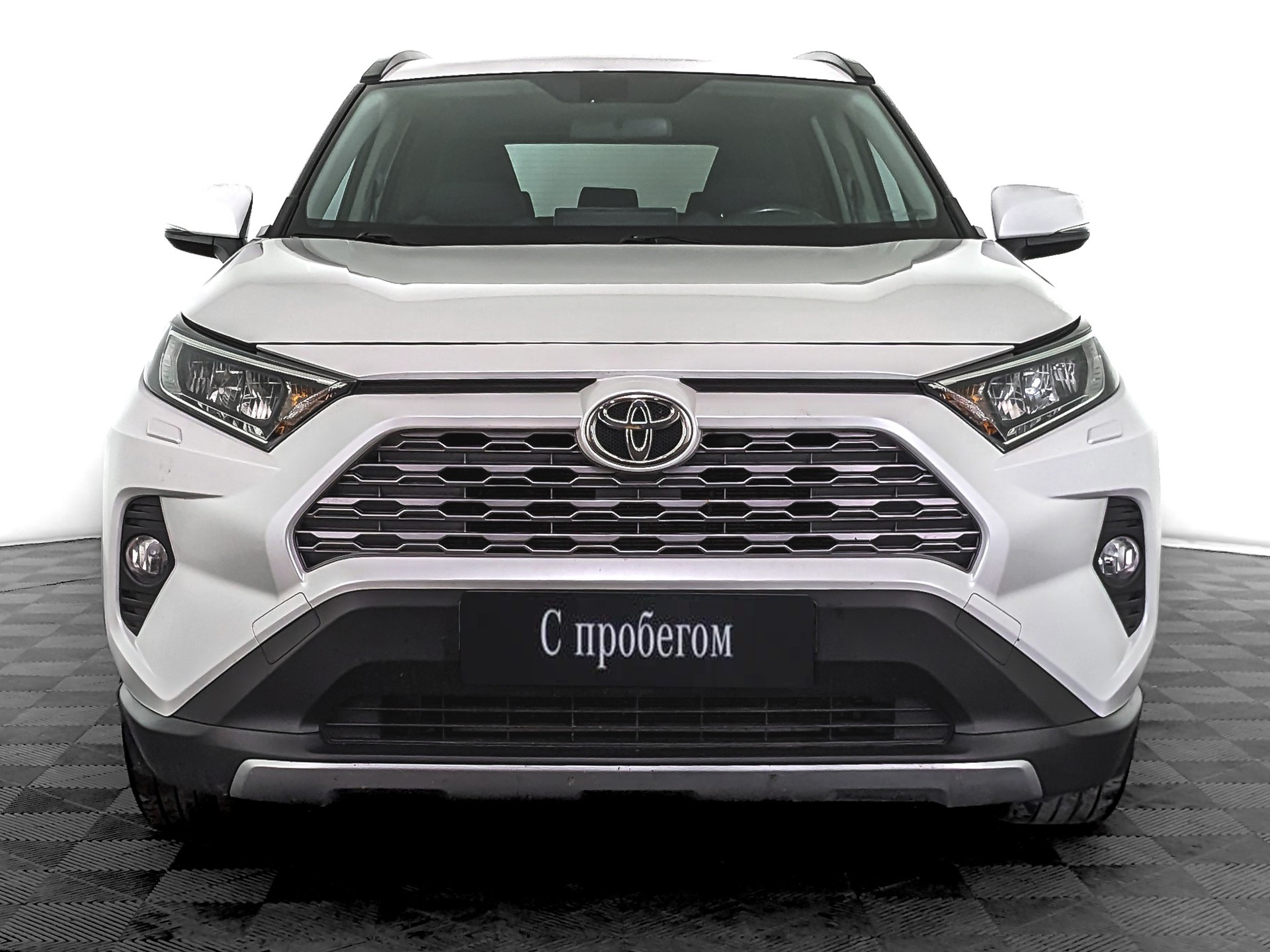 Toyota RAV4 Белый, 2019, 65 918 км