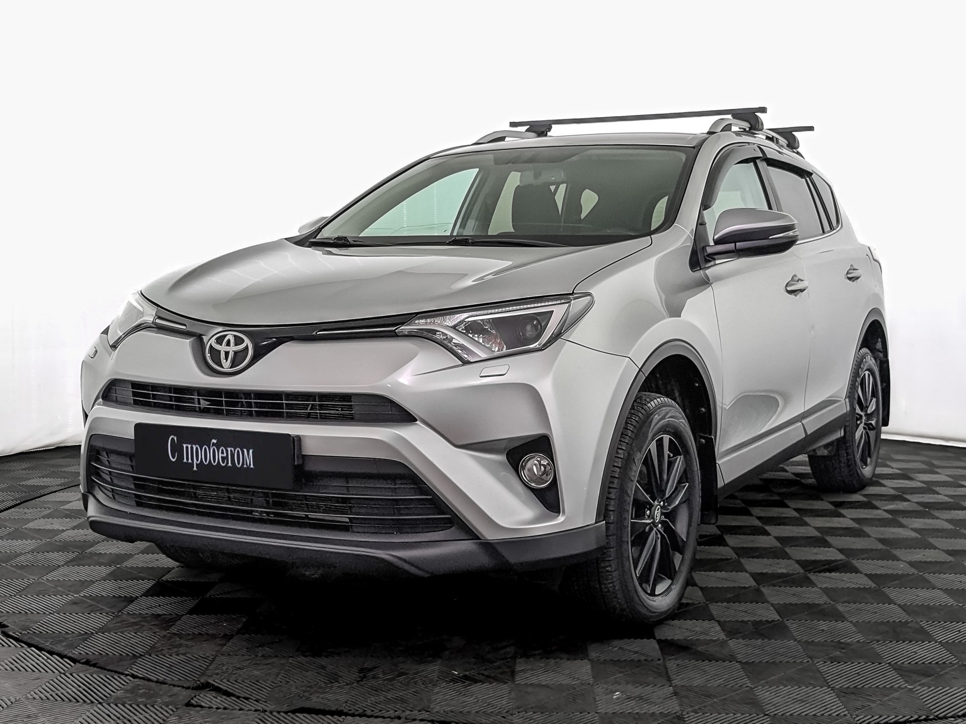 Toyota RAV4 Серебристый, 2019, 115 114 км