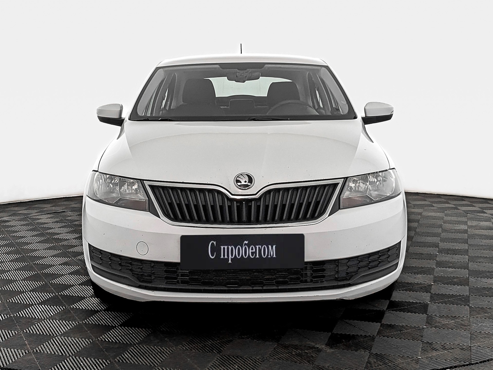 Skoda Rapid Белый, 2019, 187 087 км