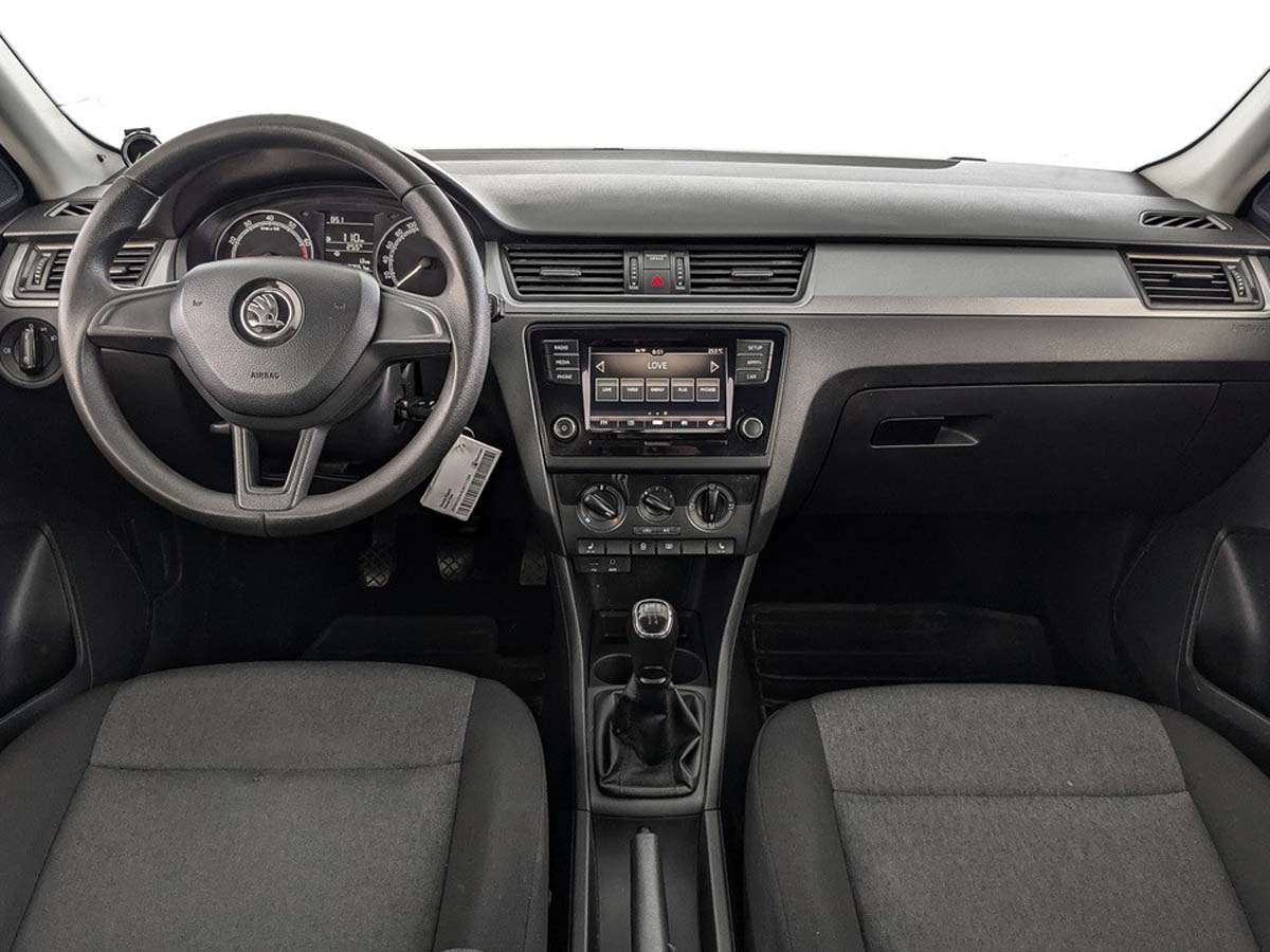 Skoda Rapid Белый, 2019, 193 661 км