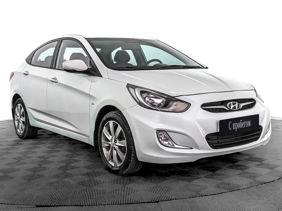 Hyundai Solaris Белый, 2013, 119 665 км