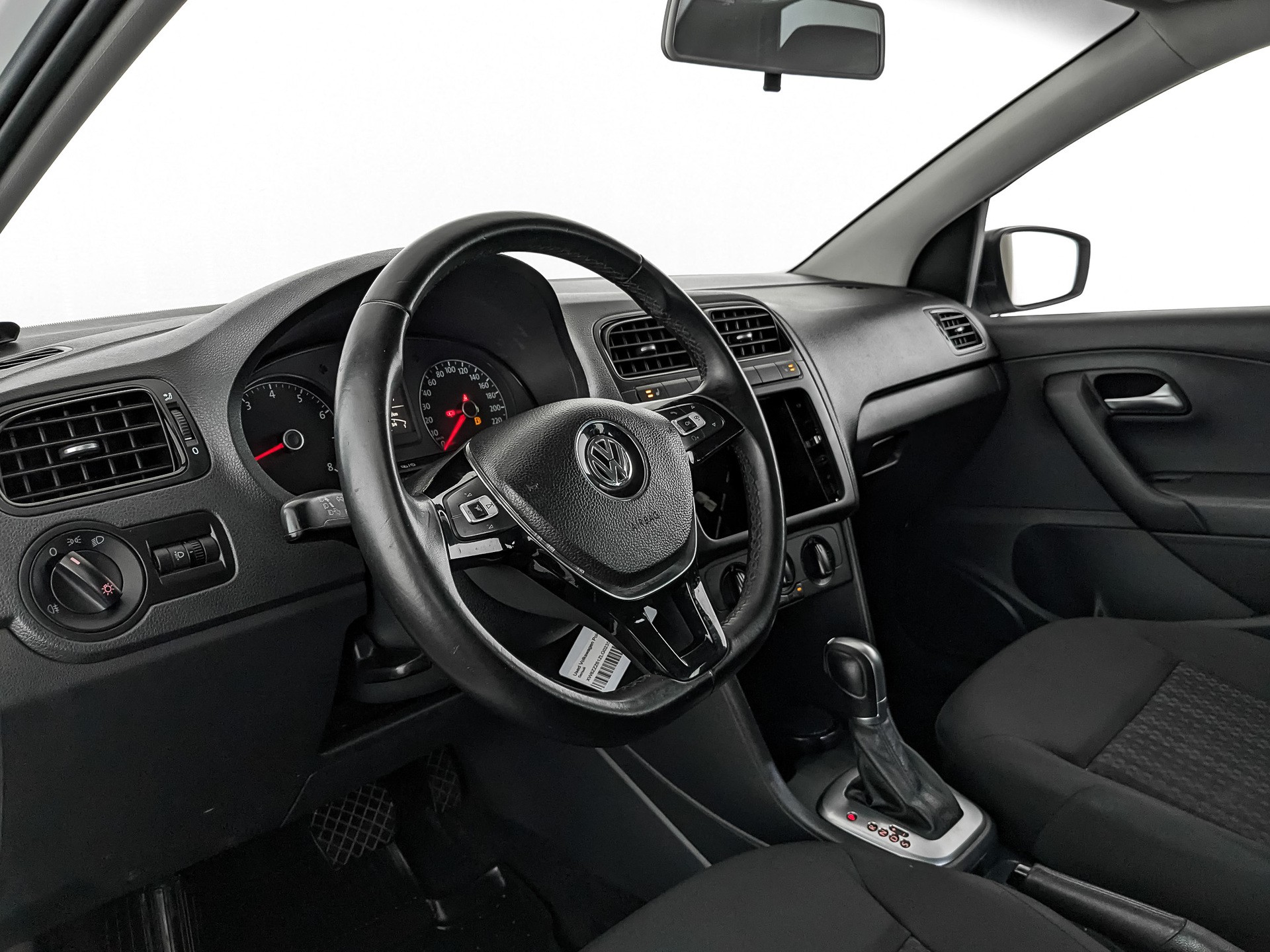 Volkswagen Polo Белый, 2019, 84 029 км