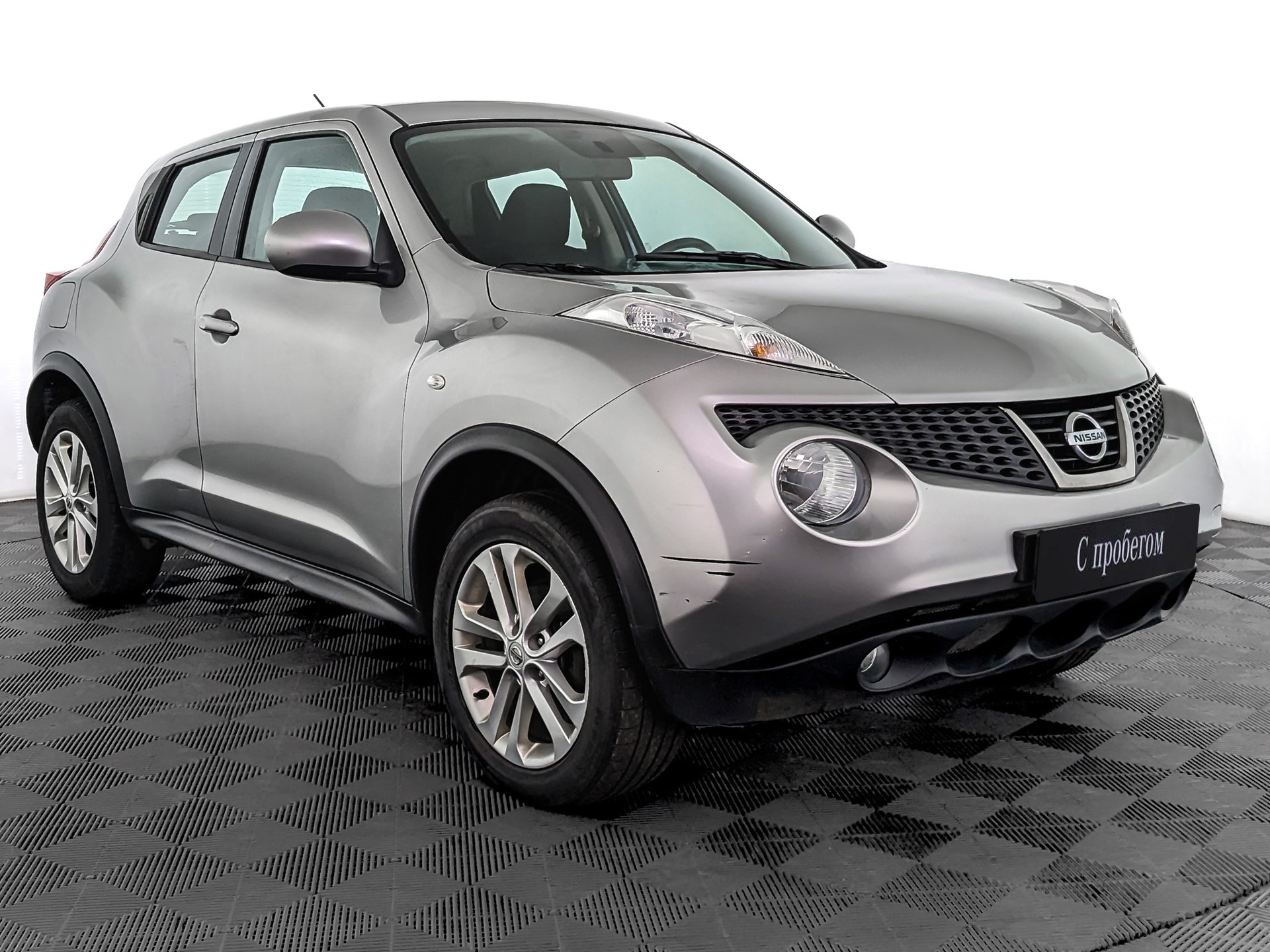 Nissan Juke белый (серебристый), 2014, 127 732 км