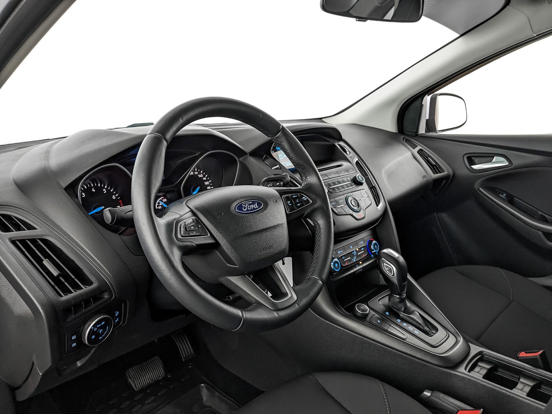 Ford Focus белый, 2018, 34 276 км