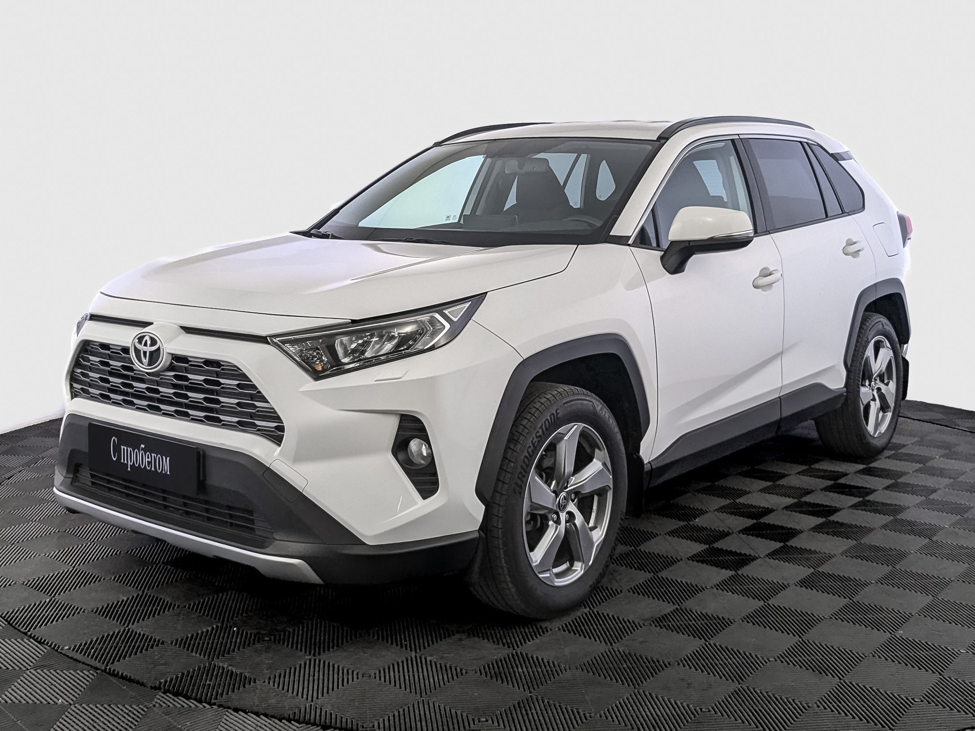 Toyota RAV4 Белый, 2021, 85 123 км