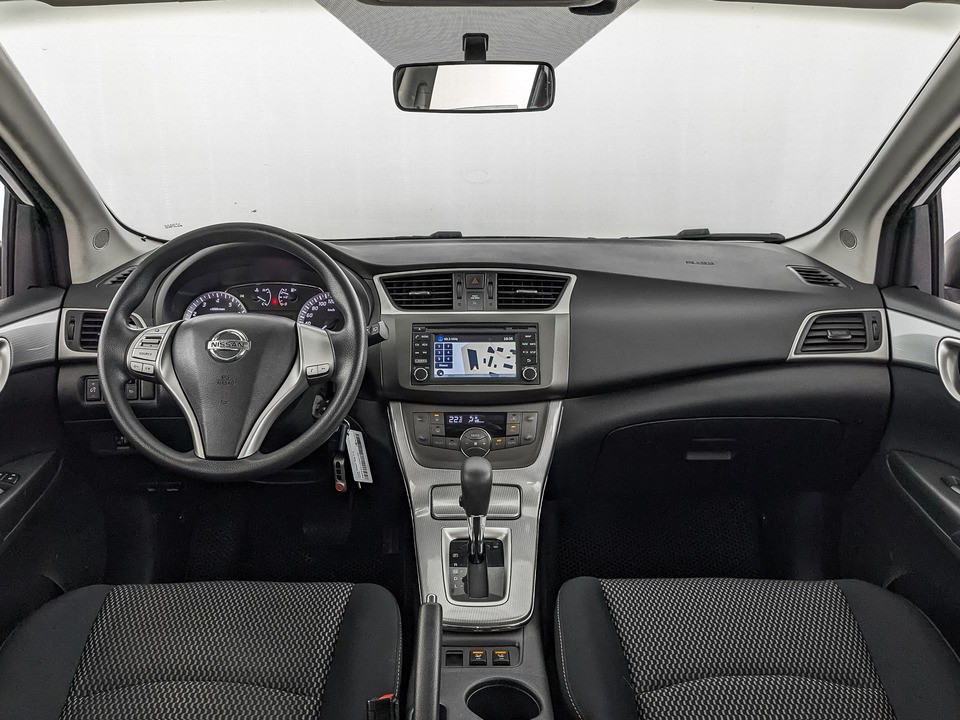 Nissan Tiida Белый, 2015, 201 484 км