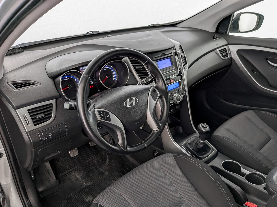 Hyundai i30 Серебристый, 2014, 136 437 км