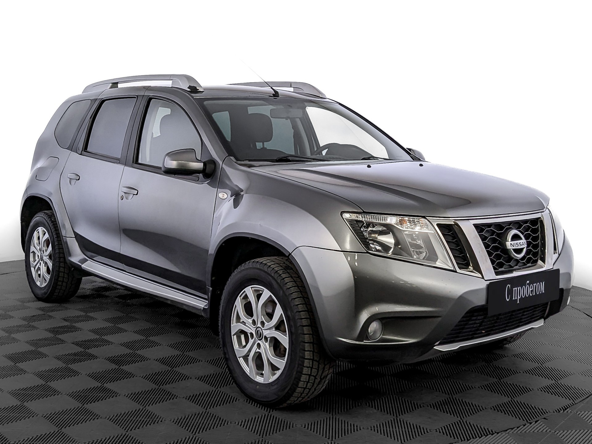 Nissan Terrano серый, 2016, 175 337 км