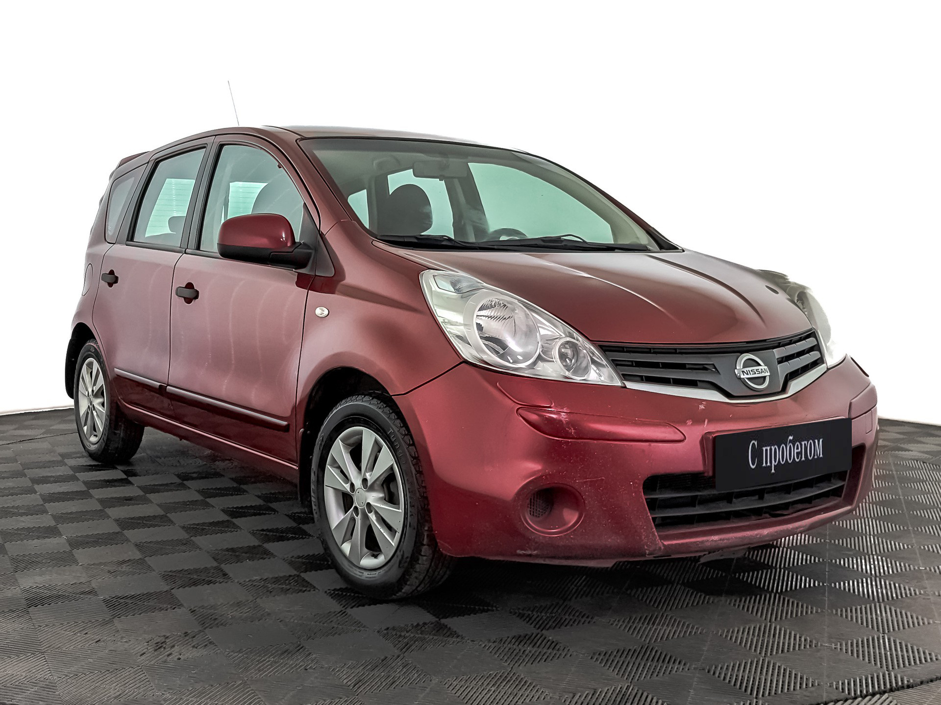 Nissan Note красный, 2012, 191 267 км