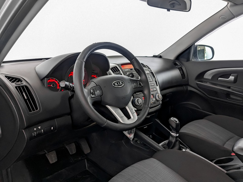 Kia Ceed Бежевый, 2012, 161 624 км