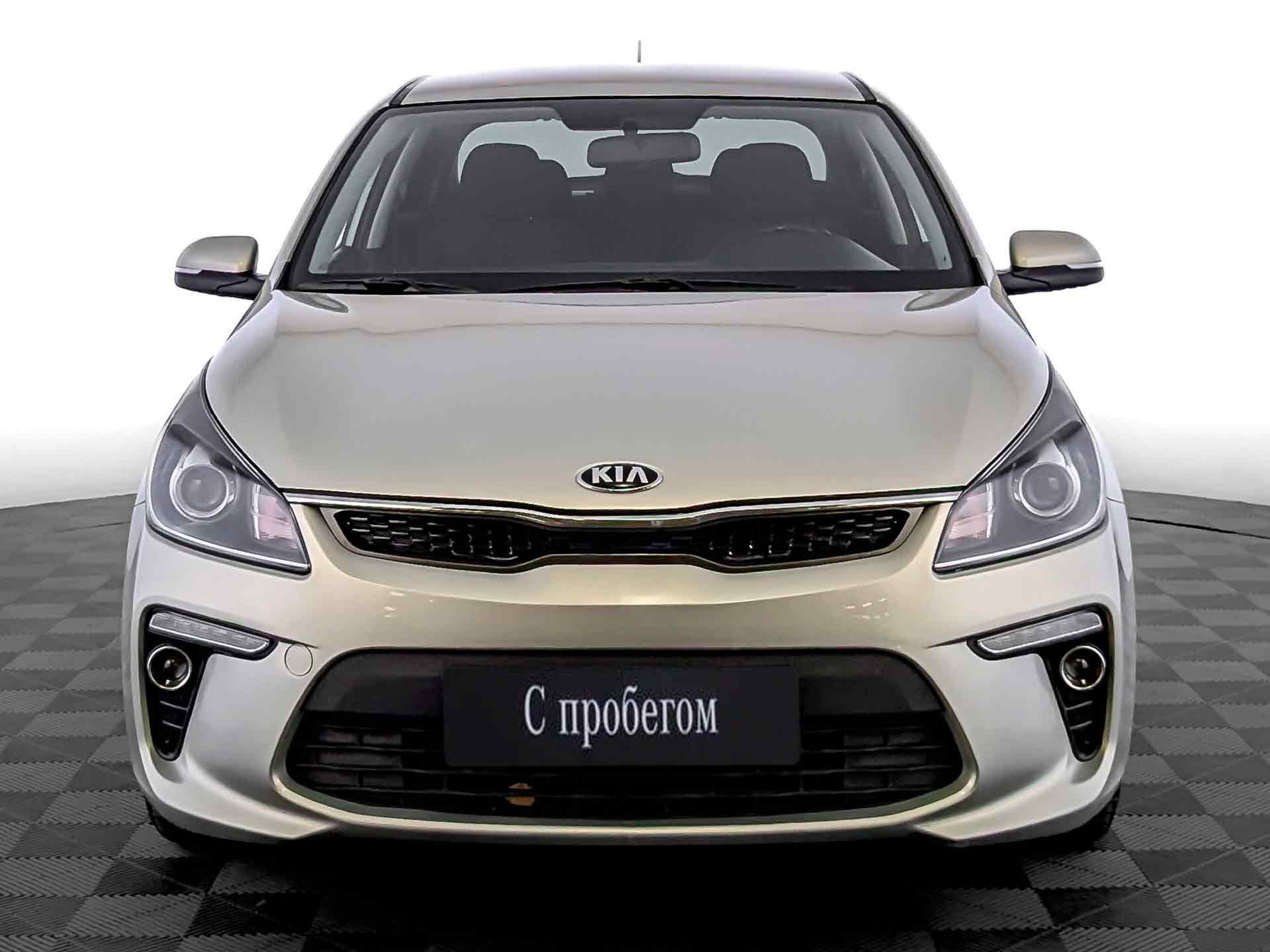 Kia Rio Серебряный, 2018, 90 000 км